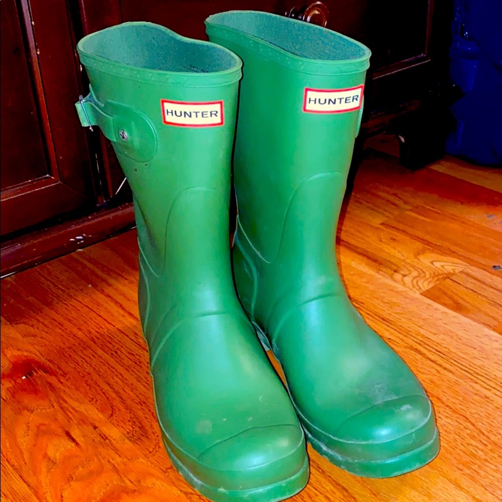 Short Light Green Hunter Rain Boots!